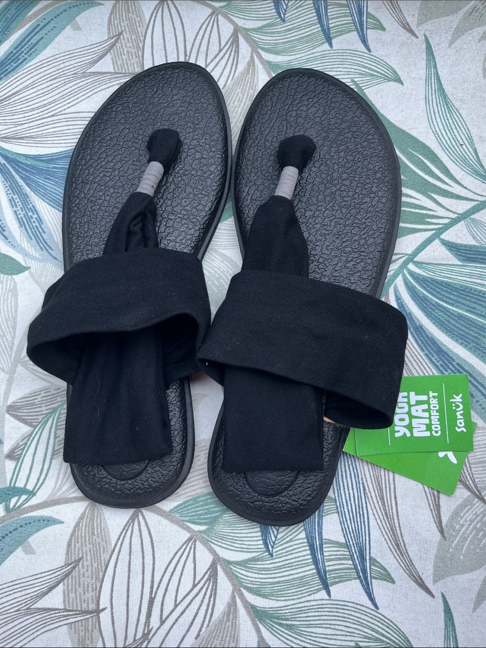 Sanuk Yoga Mat Comfort Black Stretch Sandals Womens Size 10 NWT